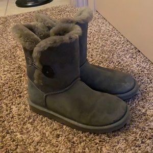 Ugg’s size 7